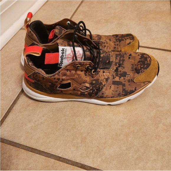 Reebok slip on sneakers - Picture 3 of 4